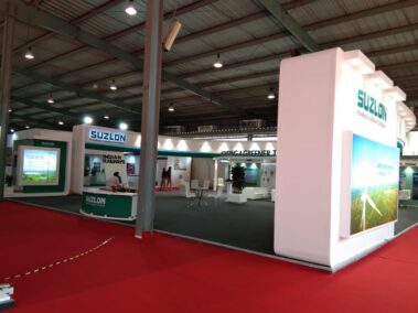 Curve exhibition stand