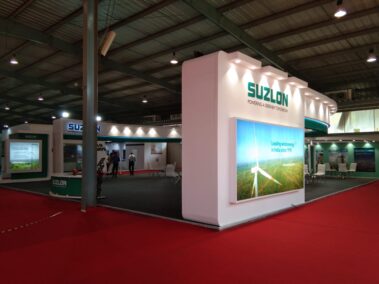 Curve exhibition stand